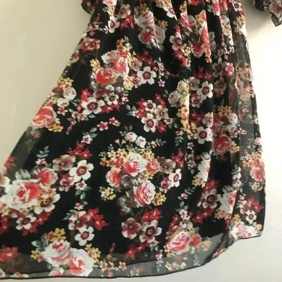 B DARLIN Off Shoulder,flare,mid ruffle sleeve,elastic waist,floral,lightweight - Picture 4 of 9